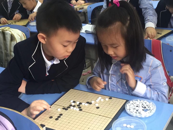 3、围棋课程 中华路小学供图 华龙网发