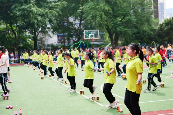 15、跳绳特色项目展示 学校供图 华龙网发